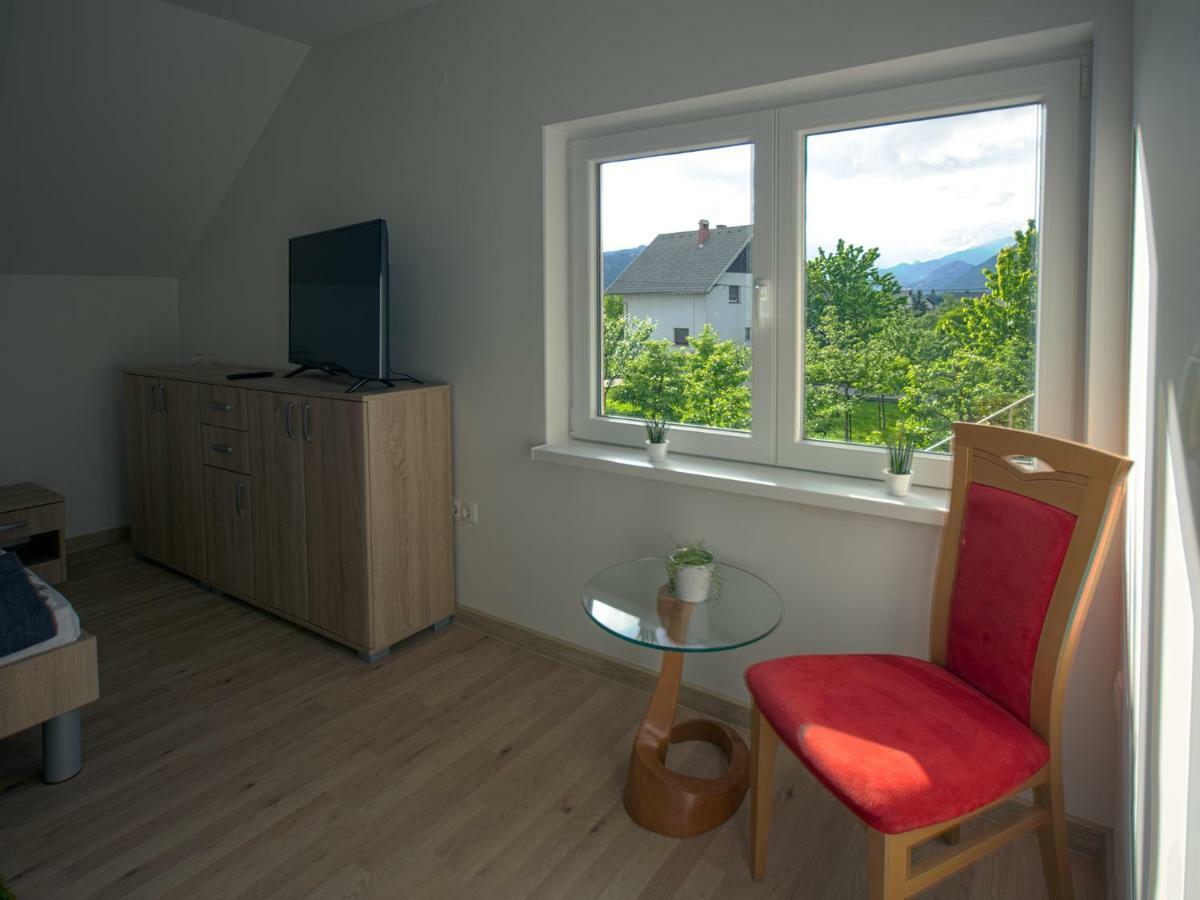 Apartment Marjetka Zirovnica Exterior foto